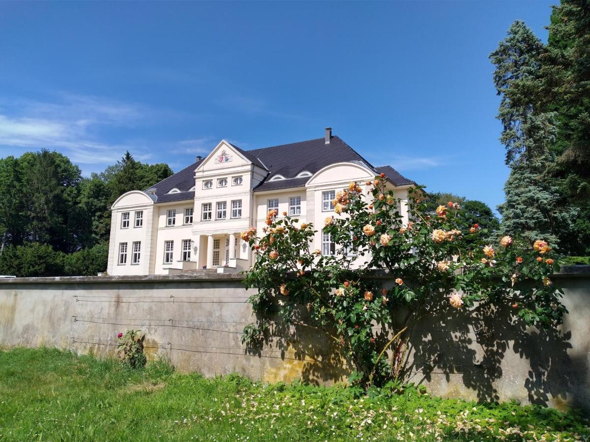 Schloss Wichmannsdorf Kropelin Bagian luar foto