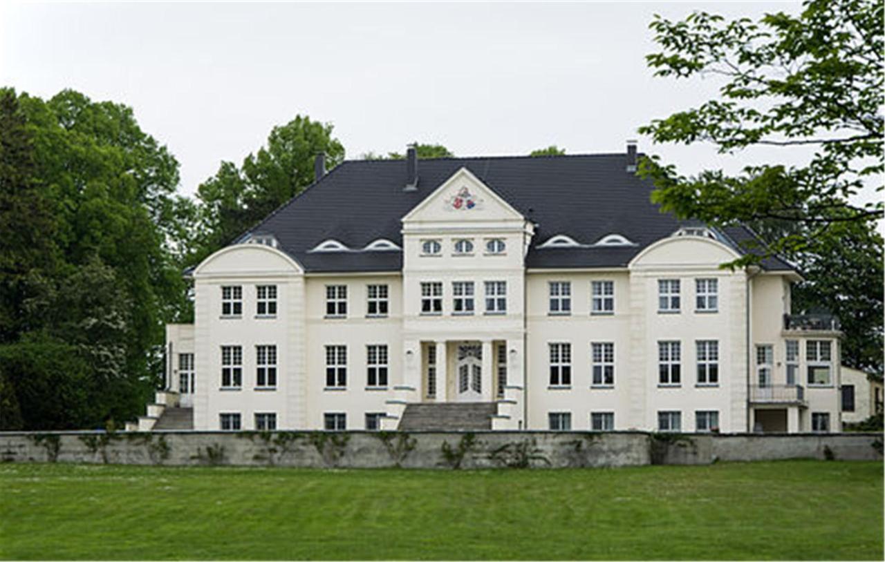 Schloss Wichmannsdorf Kropelin Bagian luar foto